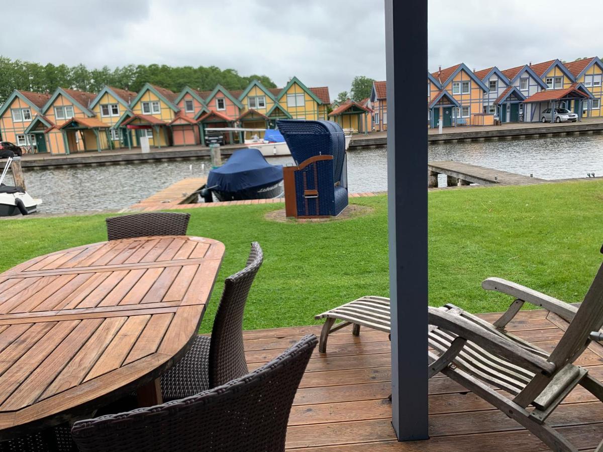 Ferienhaus Mit Bootssteg Am See In Райнсберг Екстериор снимка